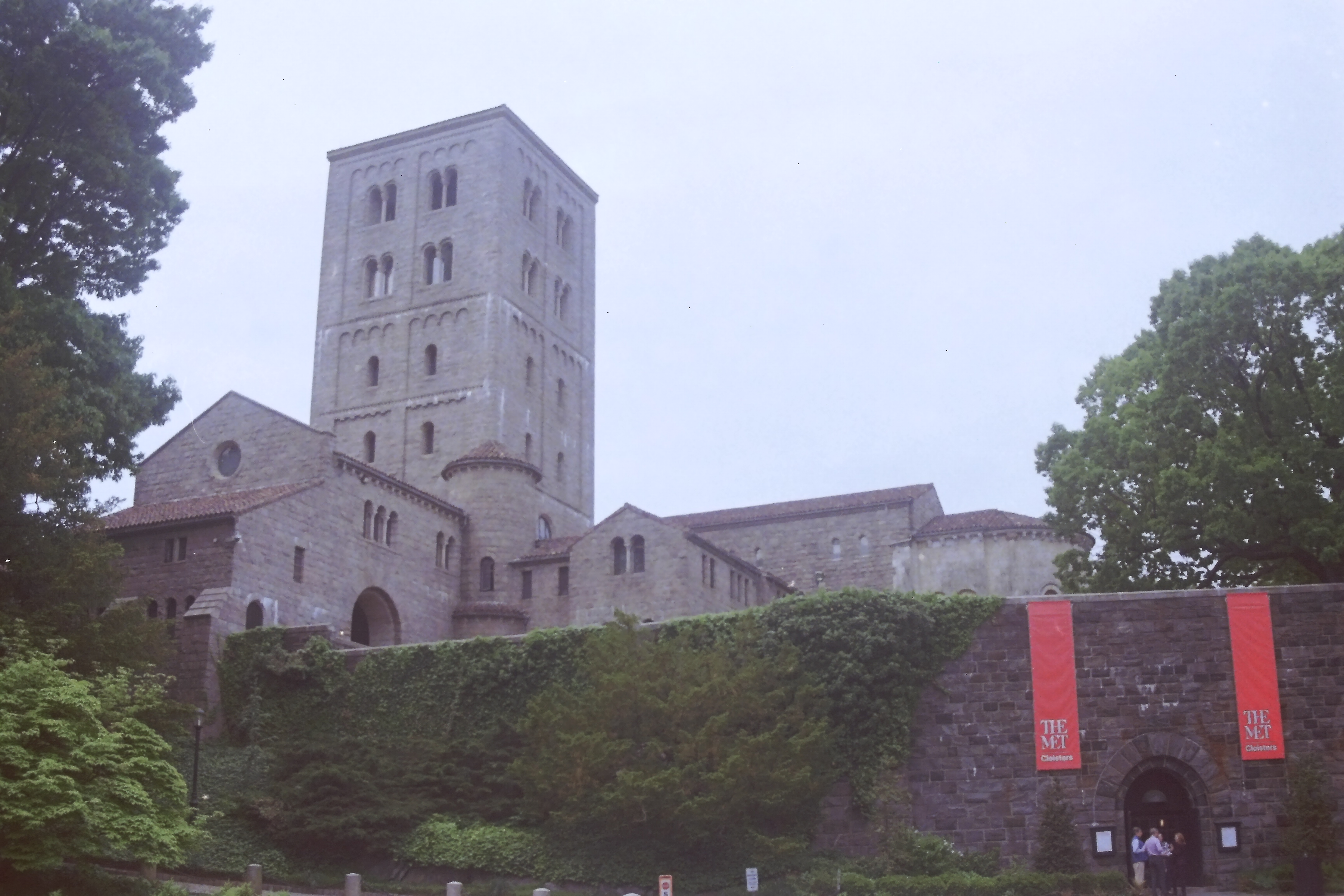 The Met Cloisters is the Perfect Indoor/Outdoor Museum – Review